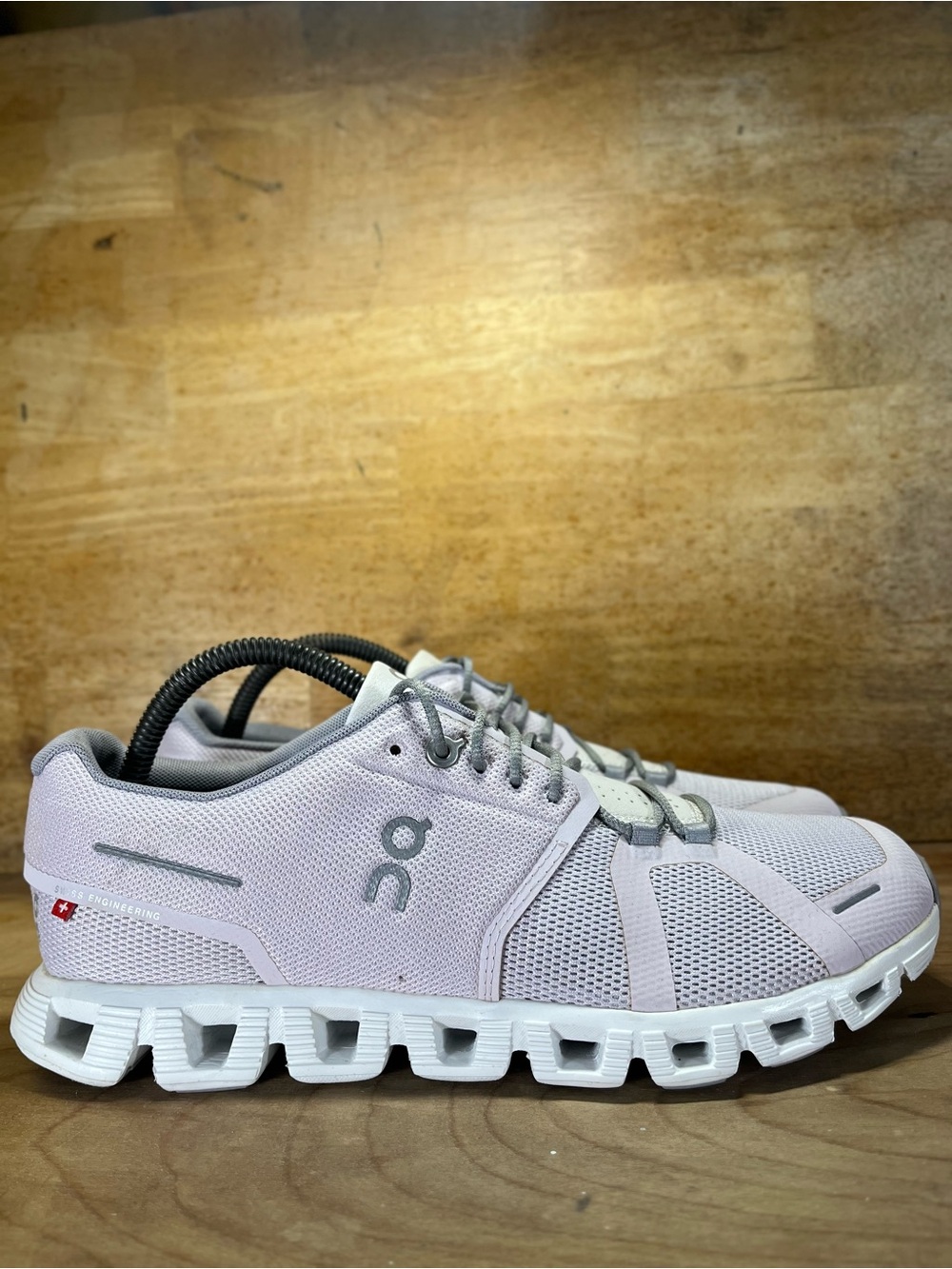 On Cloud 5 REFLECTIVE Womens Size 10 Running Shoes Sneakers Lily Frost
